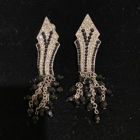 Earrings - Picture 1 of 2